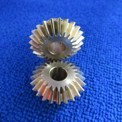 Parties de micro-usinage de haute précision de petit diamètre durable CNC en laiton