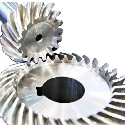 Machinerie à commande numérique pour les engrenages à transmission hypoïde et les arbres d'engrenages pour les excavatrices
