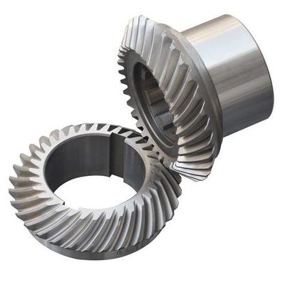 Système de transmission des engrenages pour machines à outils en spirale métallique